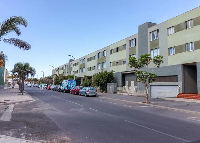 Flatguest Trebolina - 3Bdr - Fastwifi - Parking