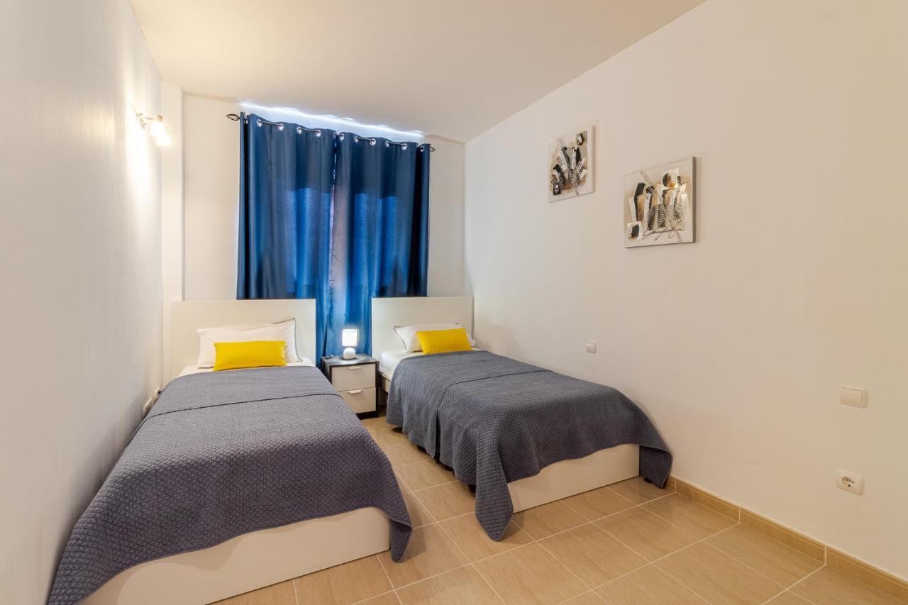 Flatguest Trebolina - 3bdr - Fastwifi - Parking Apartment Vecindario (Gran Canaria)