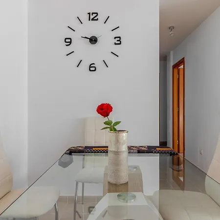 Flatguest Trebolina - 3Bdr - Fastwifi - Parking Apartment Vecindario  Exterior photo