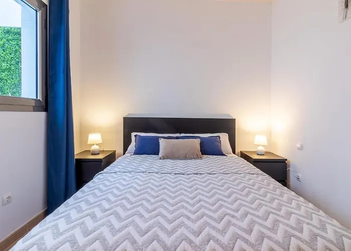 Flatguest Trebolina - 3Bdr - Fastwifi - Parking